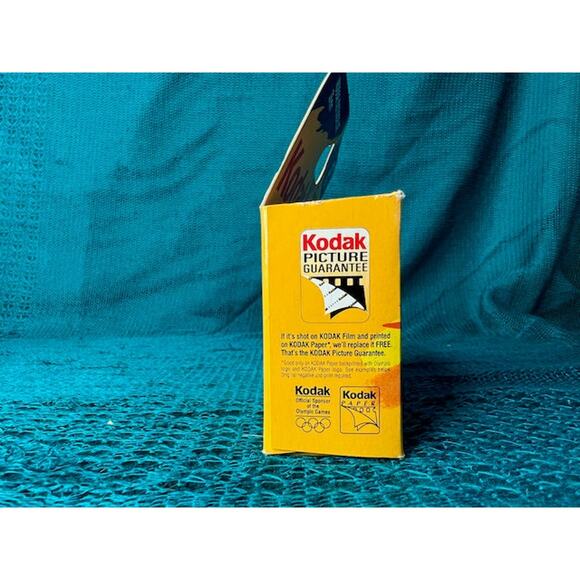 Kodak One Time Use camera expired 6/2003 - Picture 2 of 7